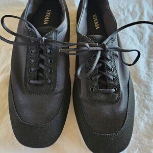 Vivaia 37.5 Black Cristina shoe